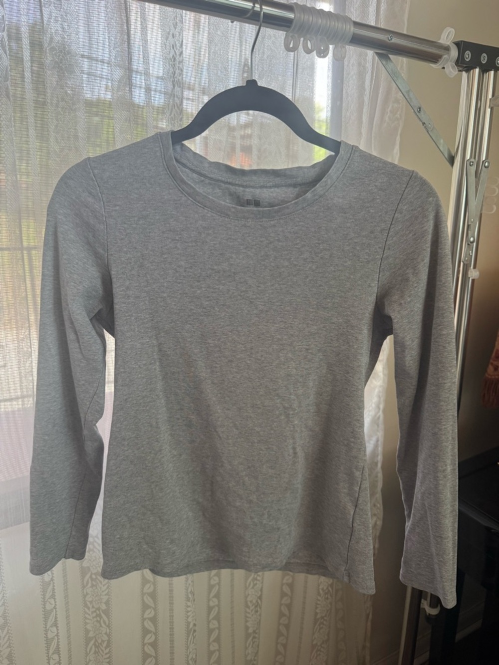 Uniqlo Basic Gray Long Sleeve Tee